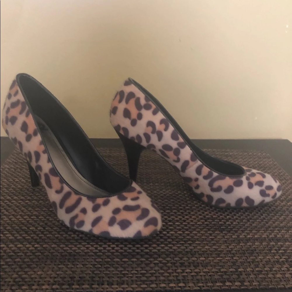 Super cute Leopard Heels!!